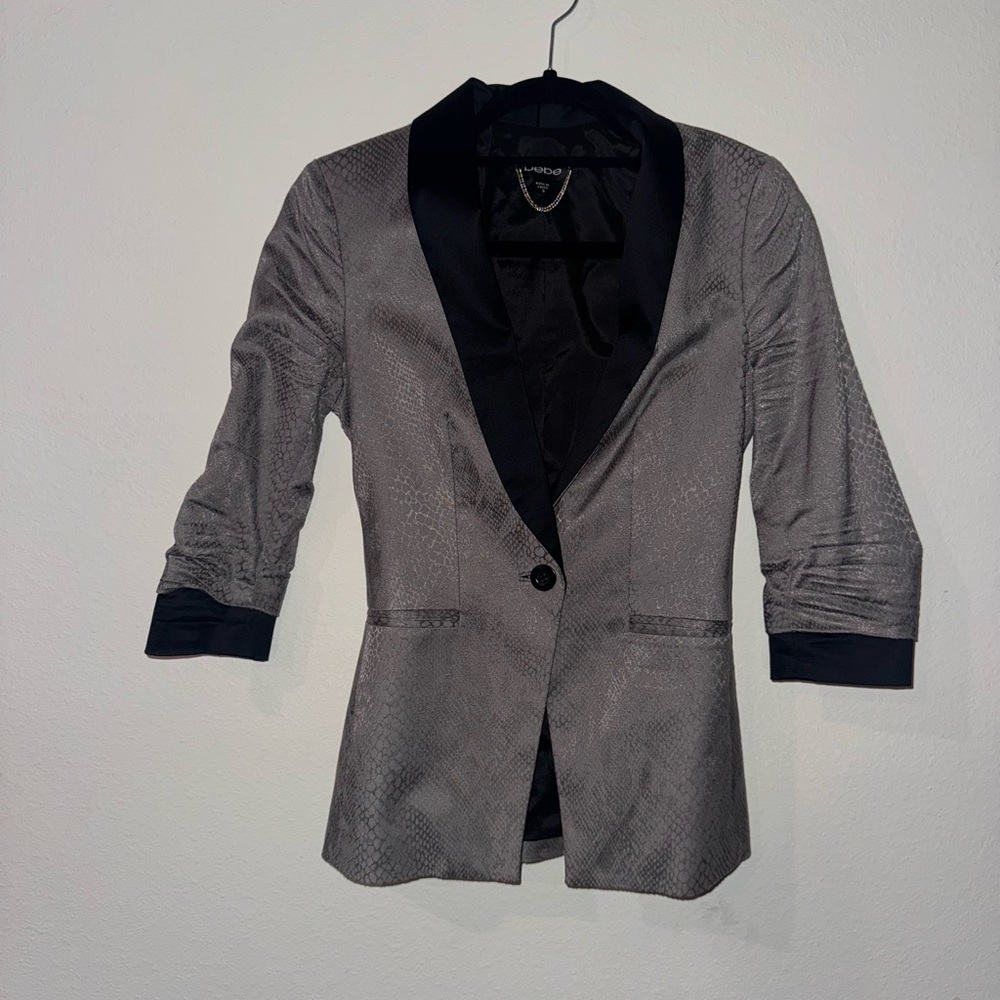 Elegant Gray Snakeskin Bebe Women's Blazer
